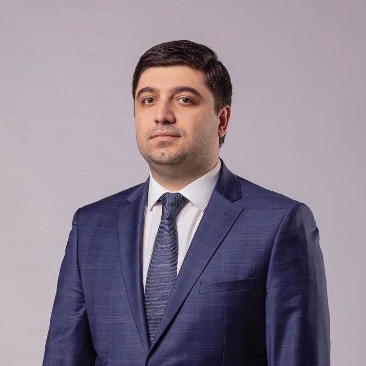 Депутат от Ширака Вагаршак Акобян сложил мандат ради работы в частном секторе