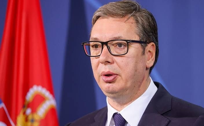 Президент Сербии Александр Вучич объявил об отставке и досрочных выборах