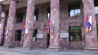 Министр Жанна Андреасян посетила Институт физкультуры и спорта Армении после ремонта