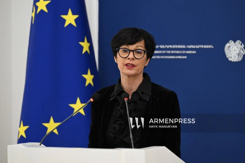 ЕС планирует начать переговоры о вступлении Украины по всем 33 главам в июле