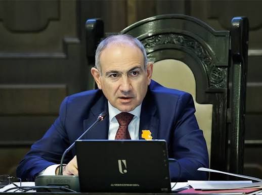 Пашинян призвал оппонентов выйти на улицы после выборов в Шираке