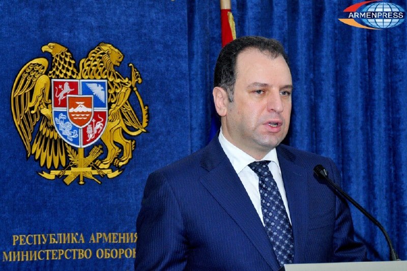Бывший министр обороны Армении Виген Саргсян объявлен в розыск и арестован заочно